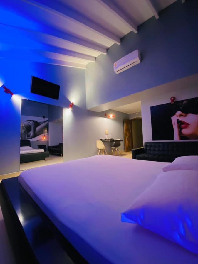 Love hotel Ilha De Capri *