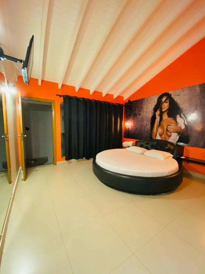Ilha De Capri Love hotel *